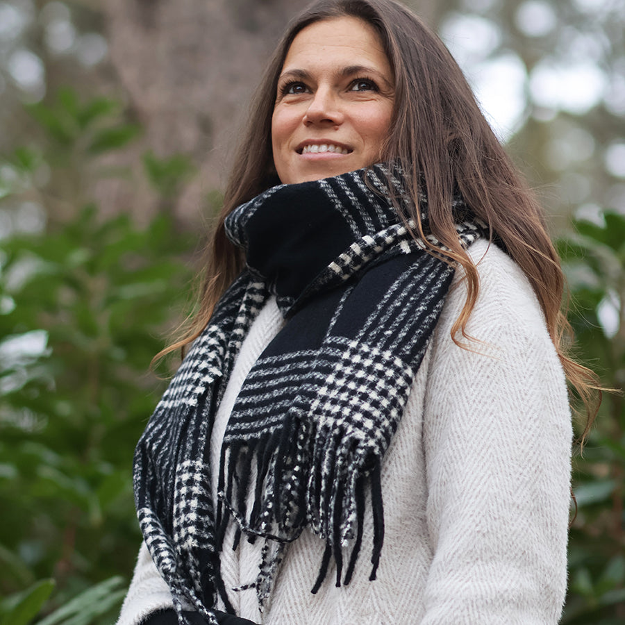 Emily monochrome check stripes scarf