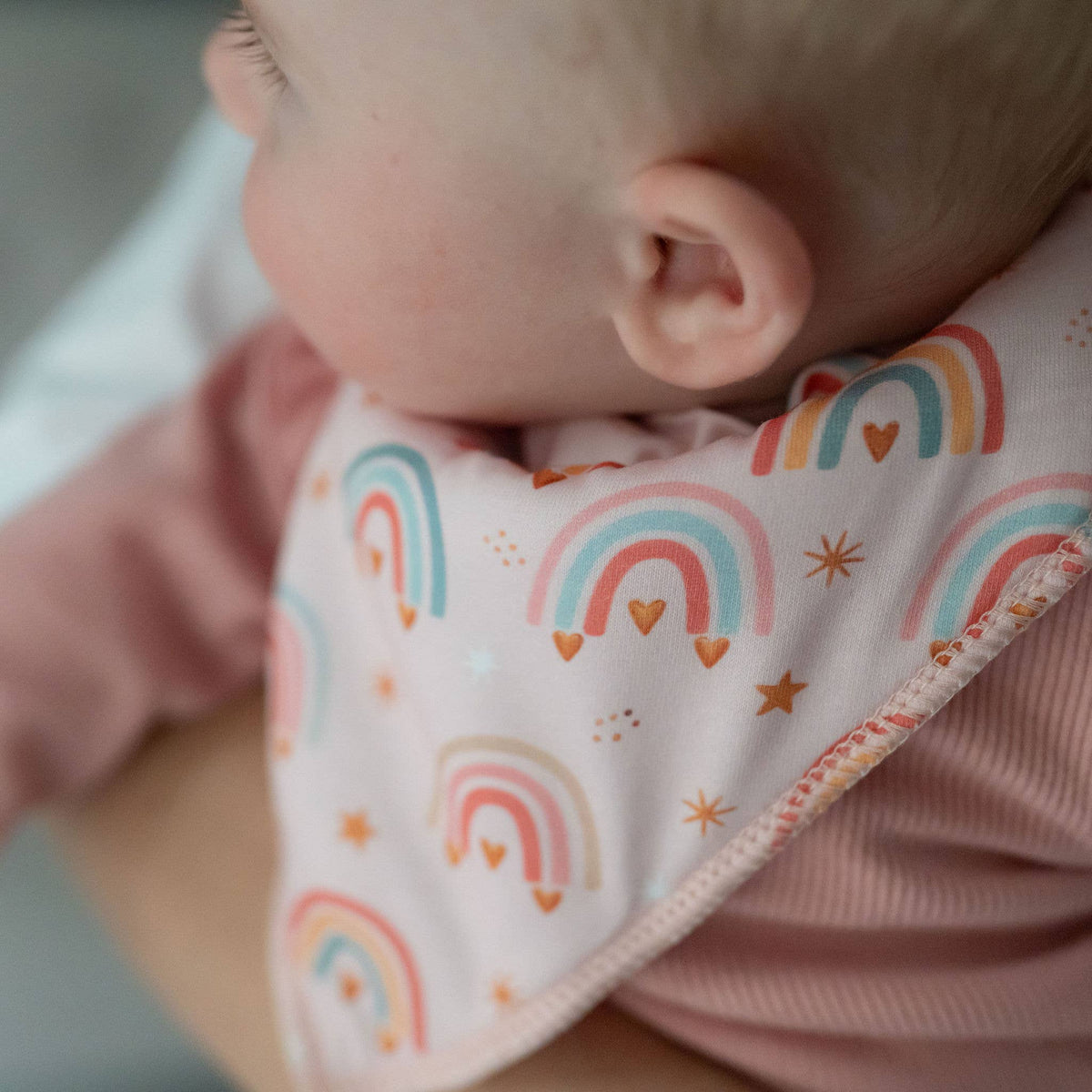 Dream rainbows dribble bib