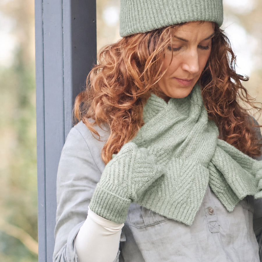 Charlotte recycled blend sage green cable knit gloves